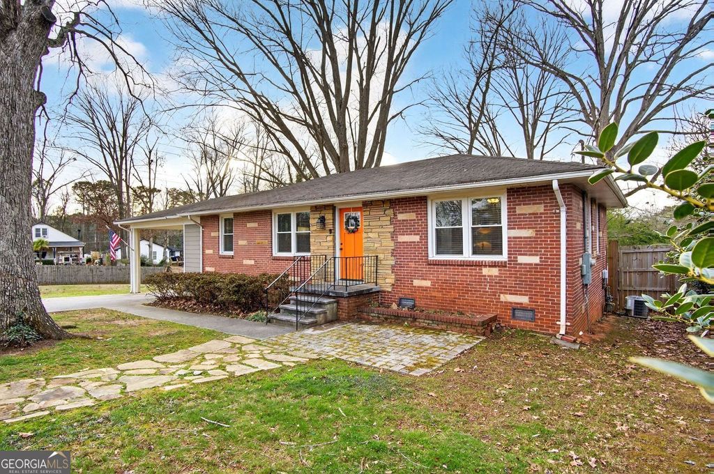 Photo of 834 Alberson Court, Decatur, GA 30033 (MLS # 10735237)