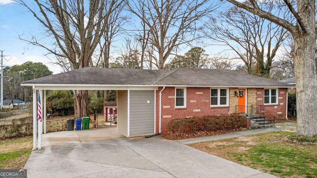 Photo of 834 Alberson Court, Decatur, GA 30033 (MLS # 10735237)