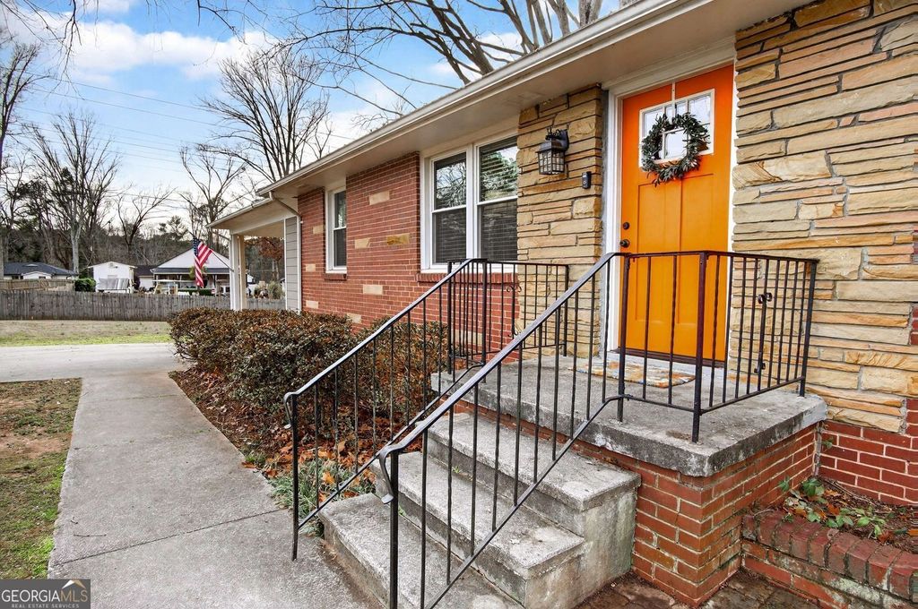 Photo of 834 Alberson Court, Decatur, GA 30033 (MLS # 10735237)