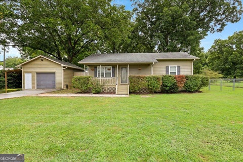 Photo of 303 S Main St, Adairsville, GA 30103 (MLS # 10835230)