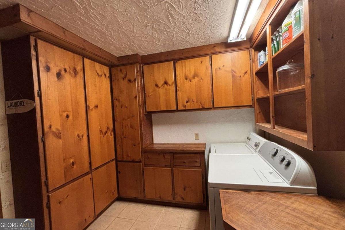 Ellijay, Georgia, 30540, United States, 3 Bedrooms Bedrooms, ,3 BathroomsBathrooms,Residential,Active,2045510