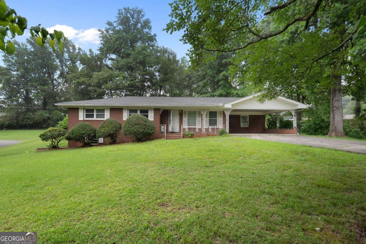 3849 Yates DR
