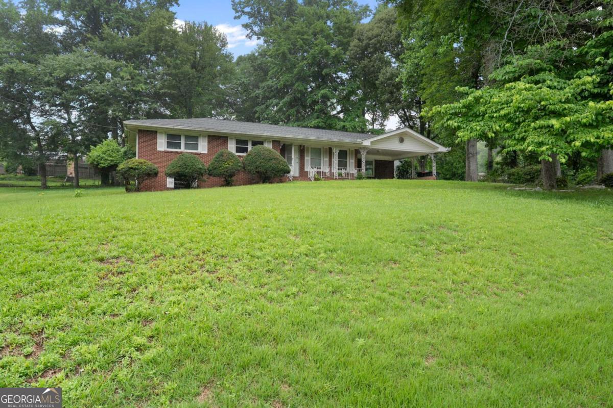 3849 Yates DR