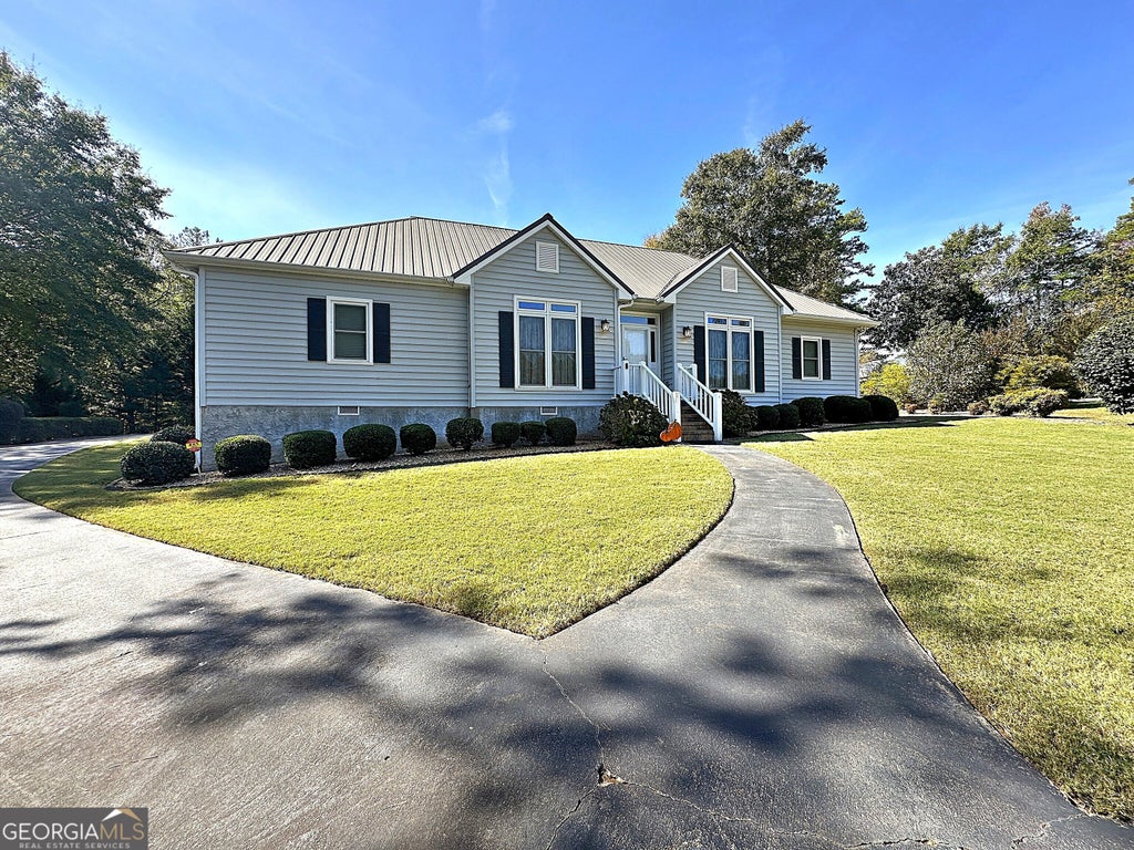 Photo of 404 Woodfield Court, Lagrange, GA 30240 (MLS # 10882370)