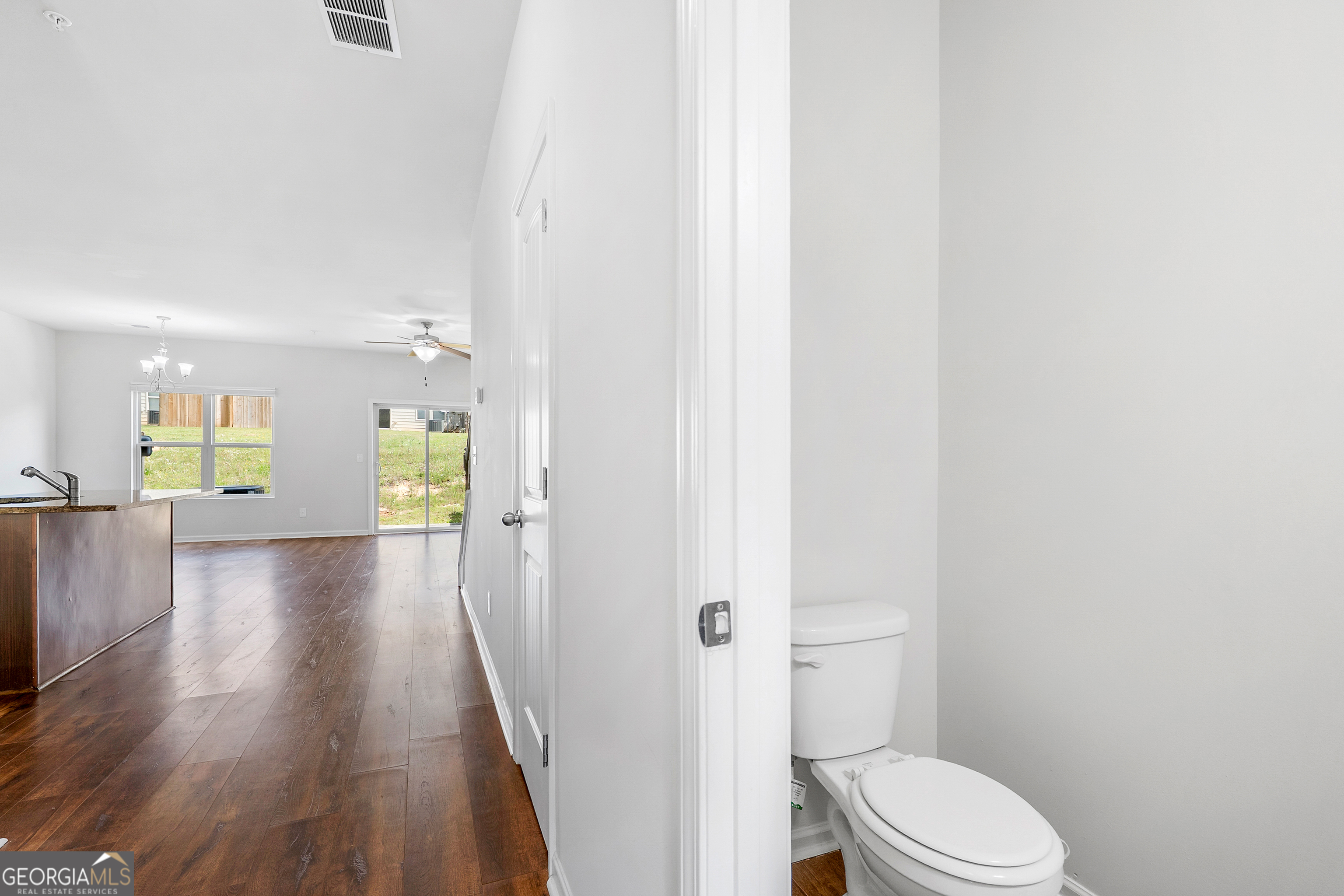 1538 Iris WALK