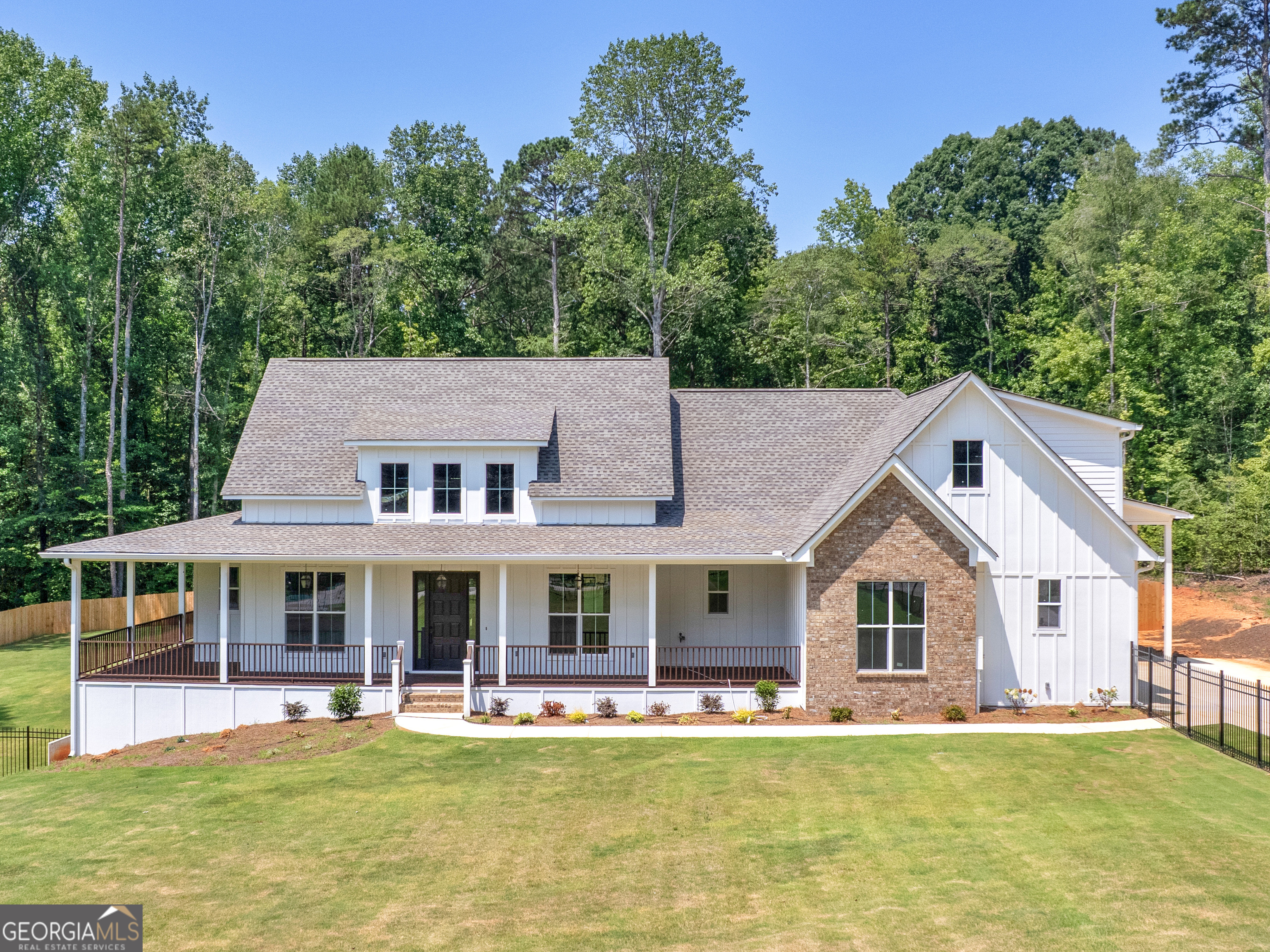 1019 Oakridge DR