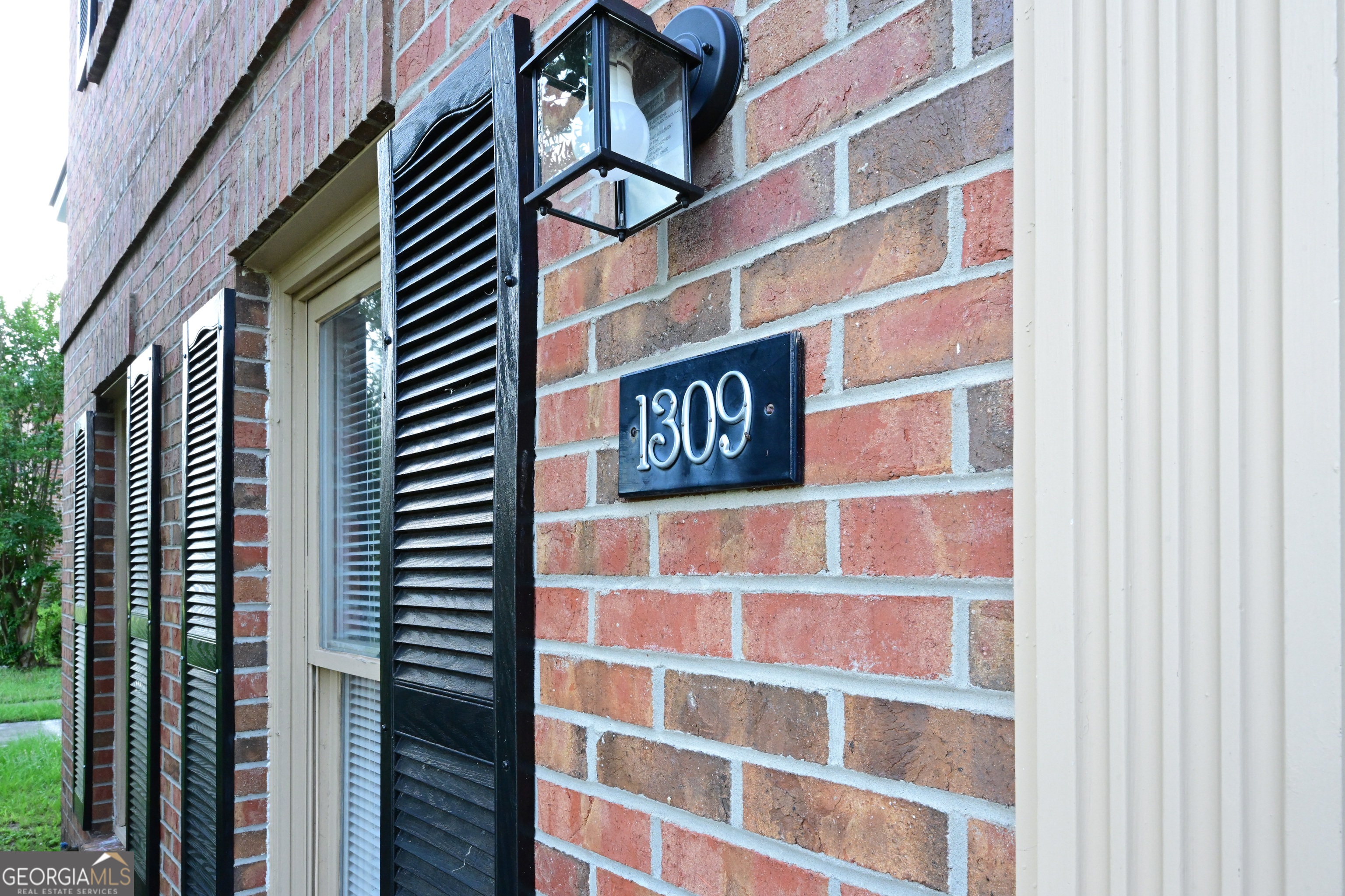 1309 Newton RD