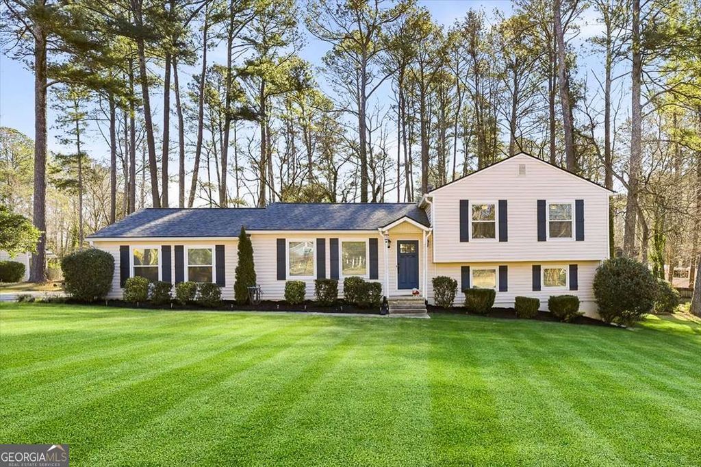 Photo of 400 Wall Street, Marietta, GA 30068 (MLS # 10681464)