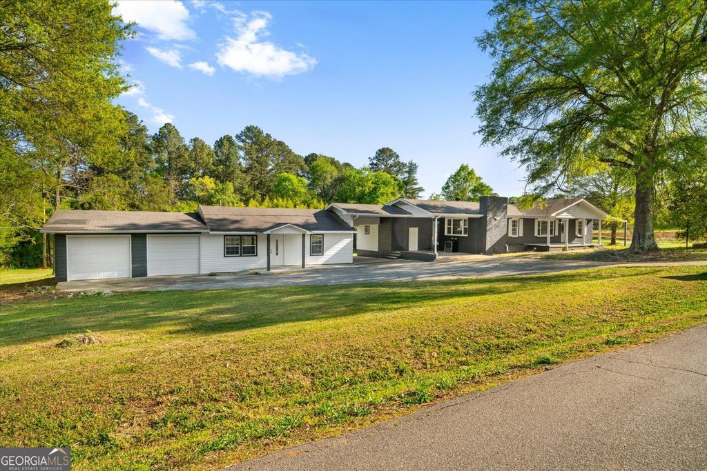 Photo of 832 Snow Springs Road NW, Adairsville, GA 30103 (MLS # 10737977)