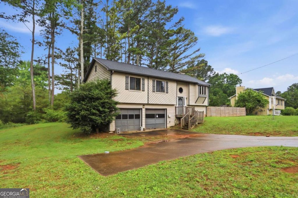 Photo of 1290 Shallowford Road, Marietta, GA 30066 (MLS # 10772084)
