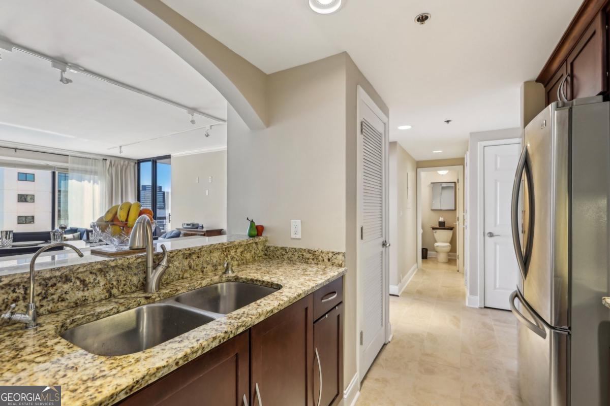 3481 Lakeside DR NE 2203