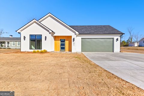 A home in Newnan
