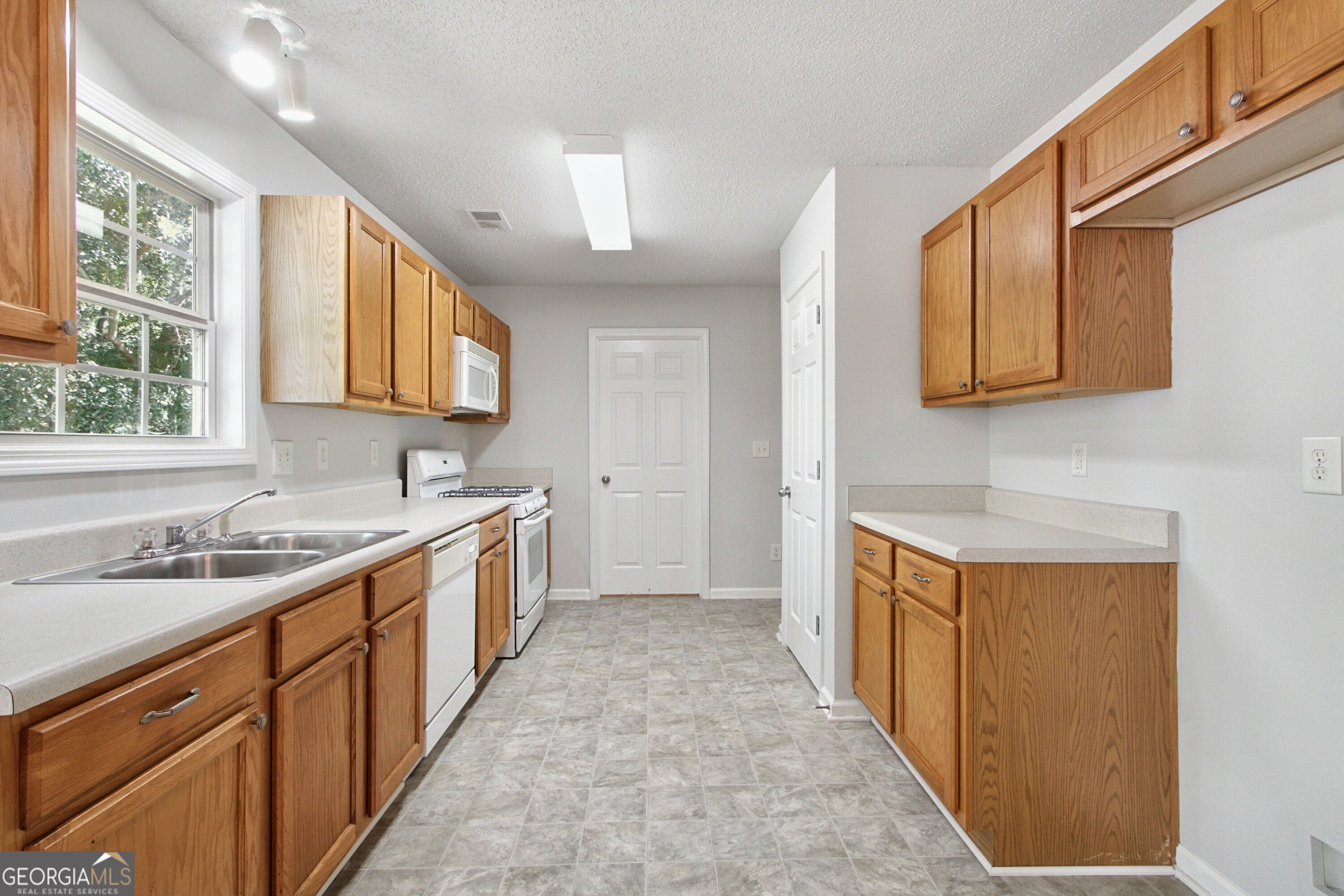 273 Rosemont CT