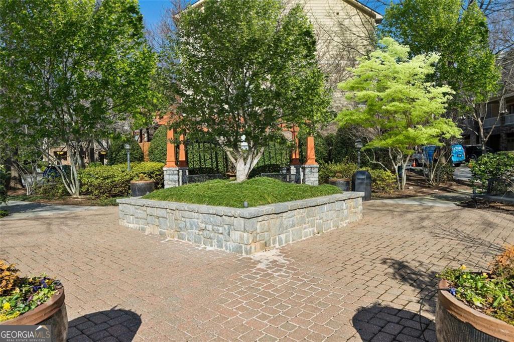 718 Province PL SE