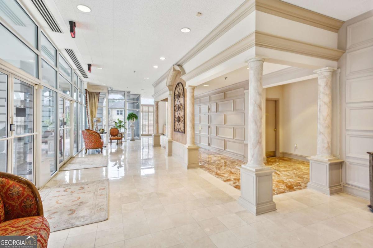 3435 Kingsboro RD NE 1702