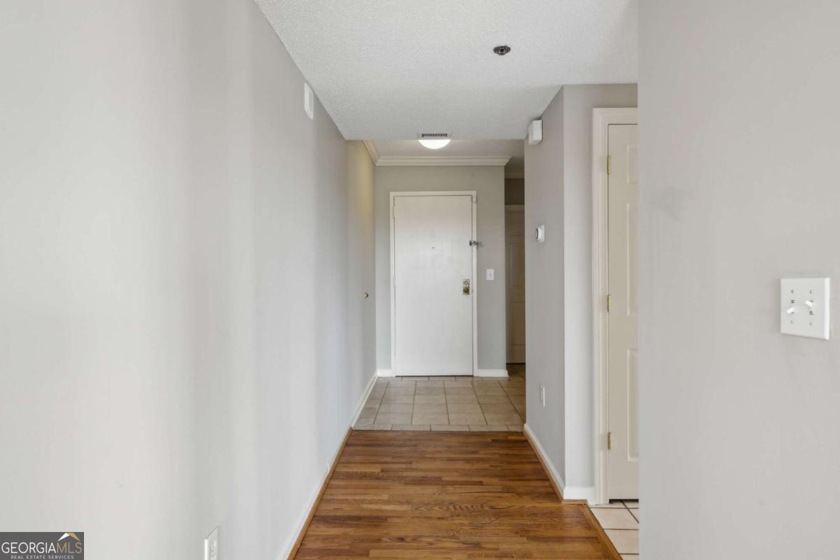 3435 Kingsboro RD NE 1702