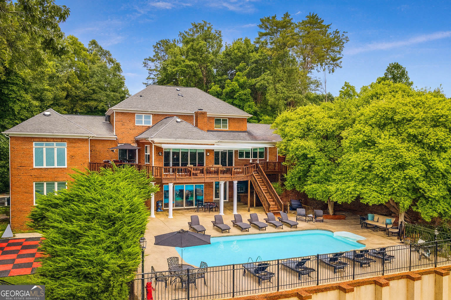 725 Mountain View CIR