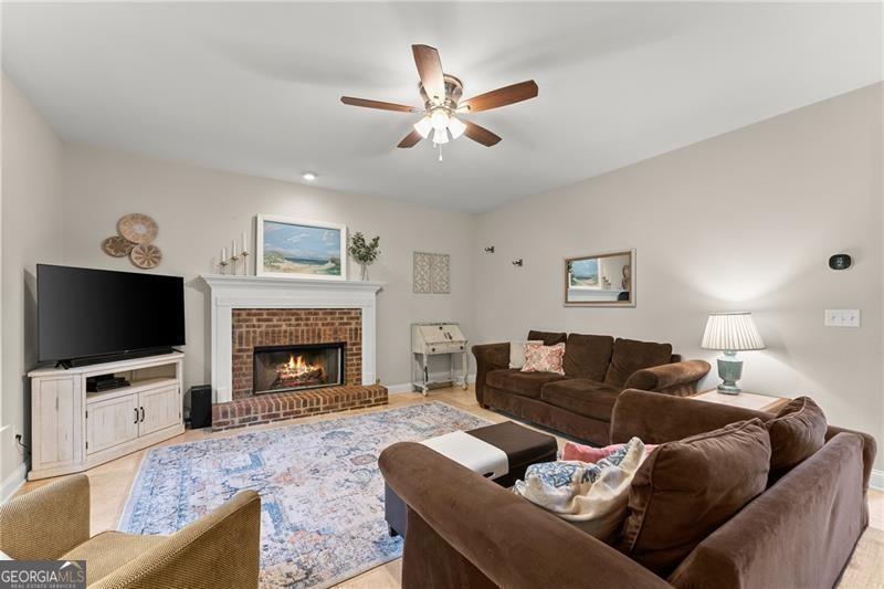 5055 Hamptons Club DR