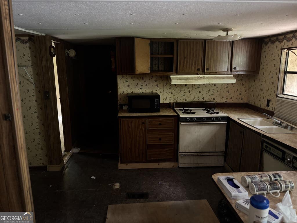 Photo of 552 Kelly Dr, Canton, GA 30115 (MLS # 10807227)