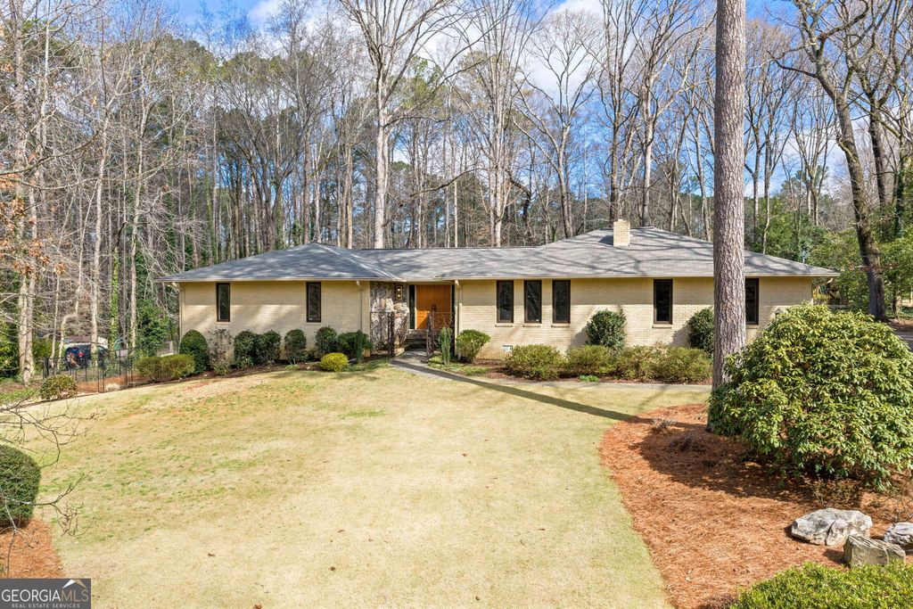 Photo of 5666 Redcoat Run, Smoke Rise, GA 30087 (MLS # 10707797)