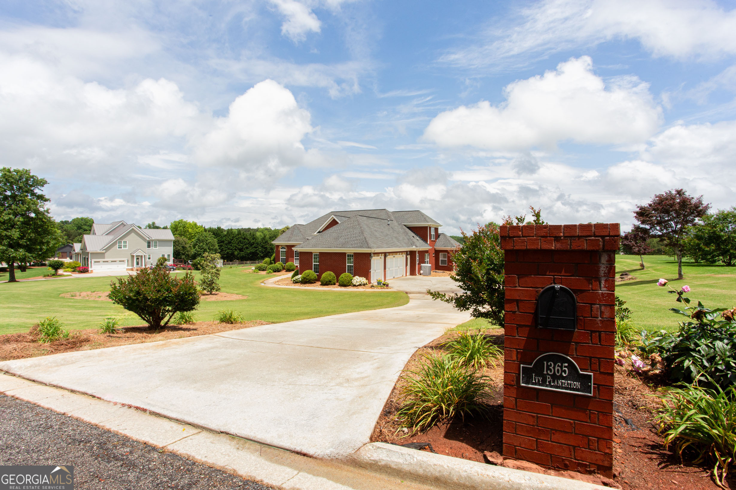 1365 Ivy Plantation