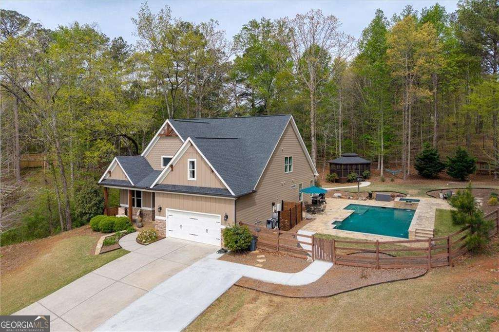 Photo of 19 Pinoak Trail SE, Cartersville, GA 30121 (MLS # 10727622)