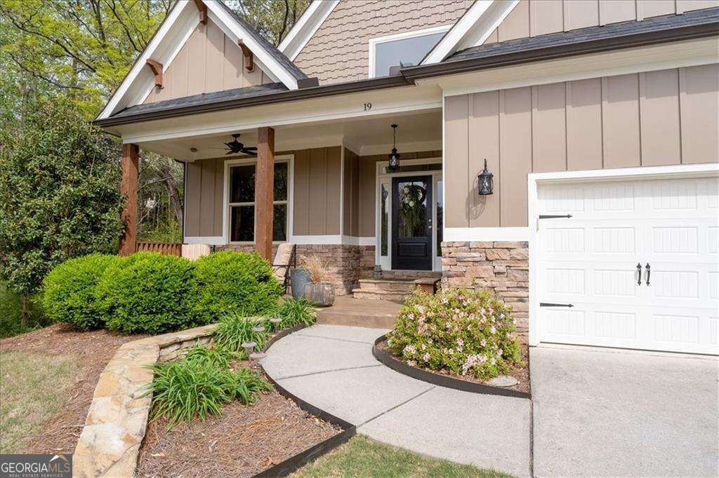 Photo of 19 Pinoak Trail SE, Cartersville, GA 30121 (MLS # 10727622)