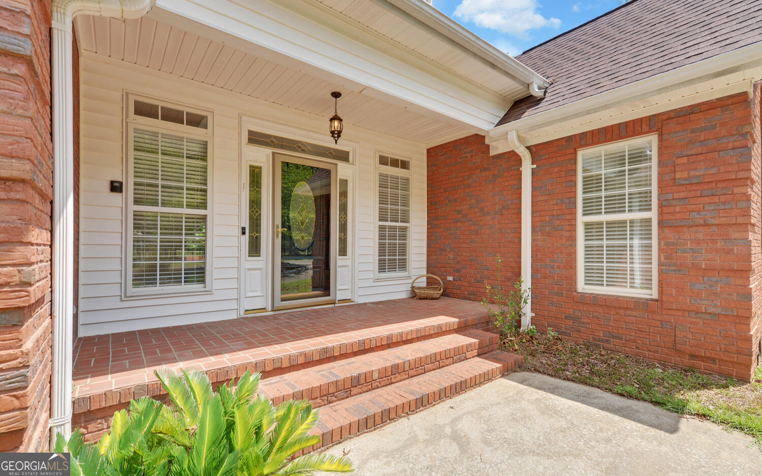 200 Hillandale DR