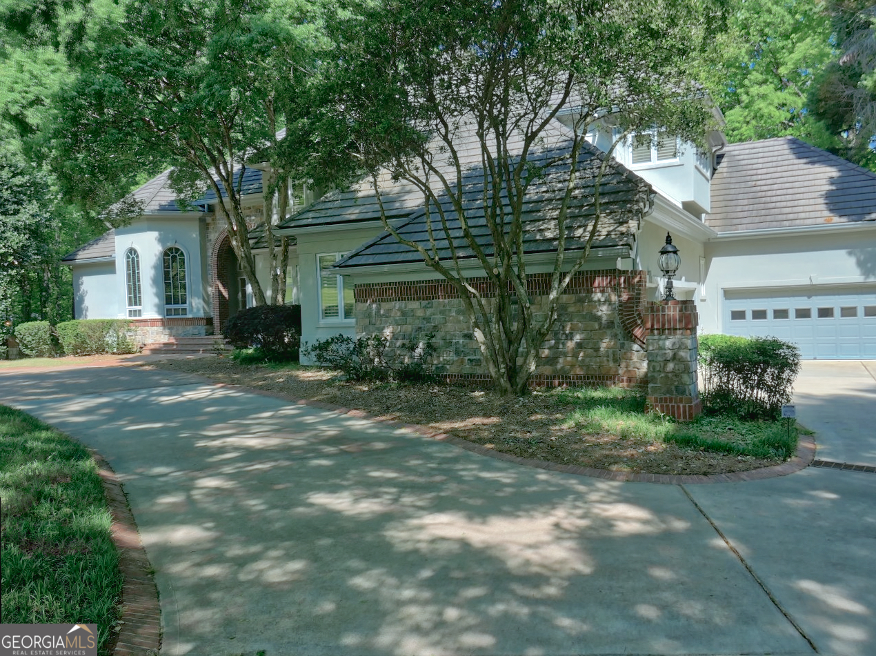 101 Glen Eagle WAY