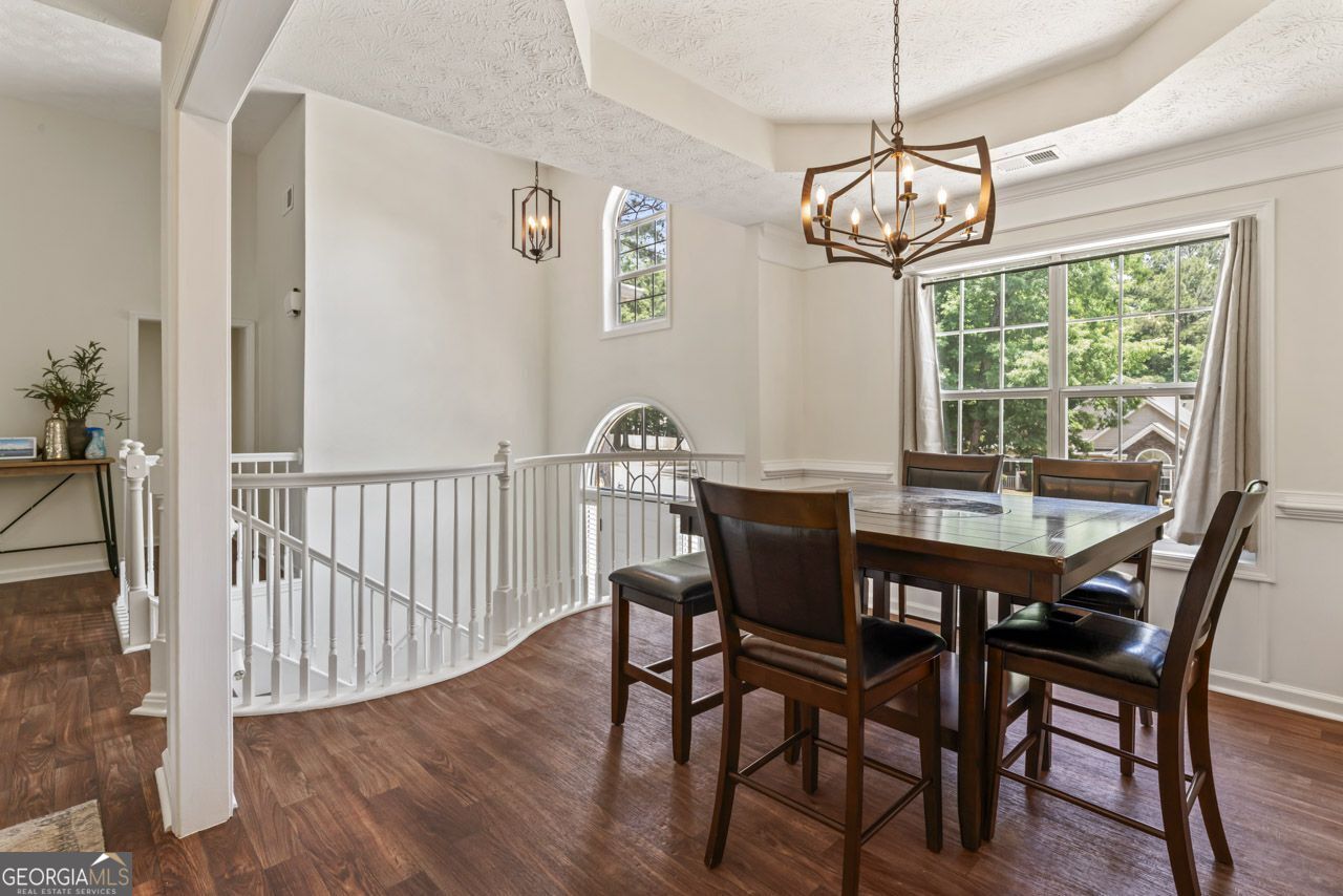863 Clifton RDG