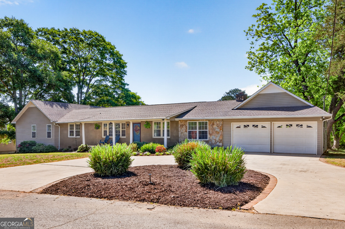 942 Powderbag Creek RD