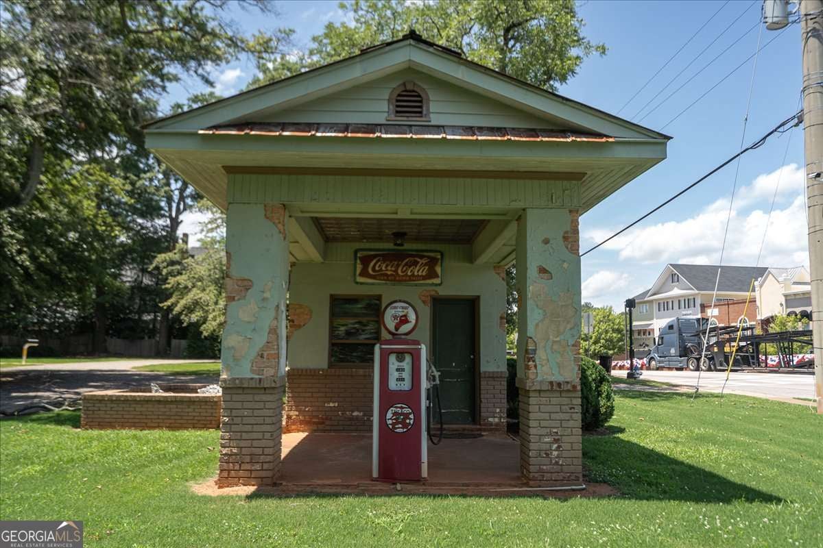 7 & 18 Main ST