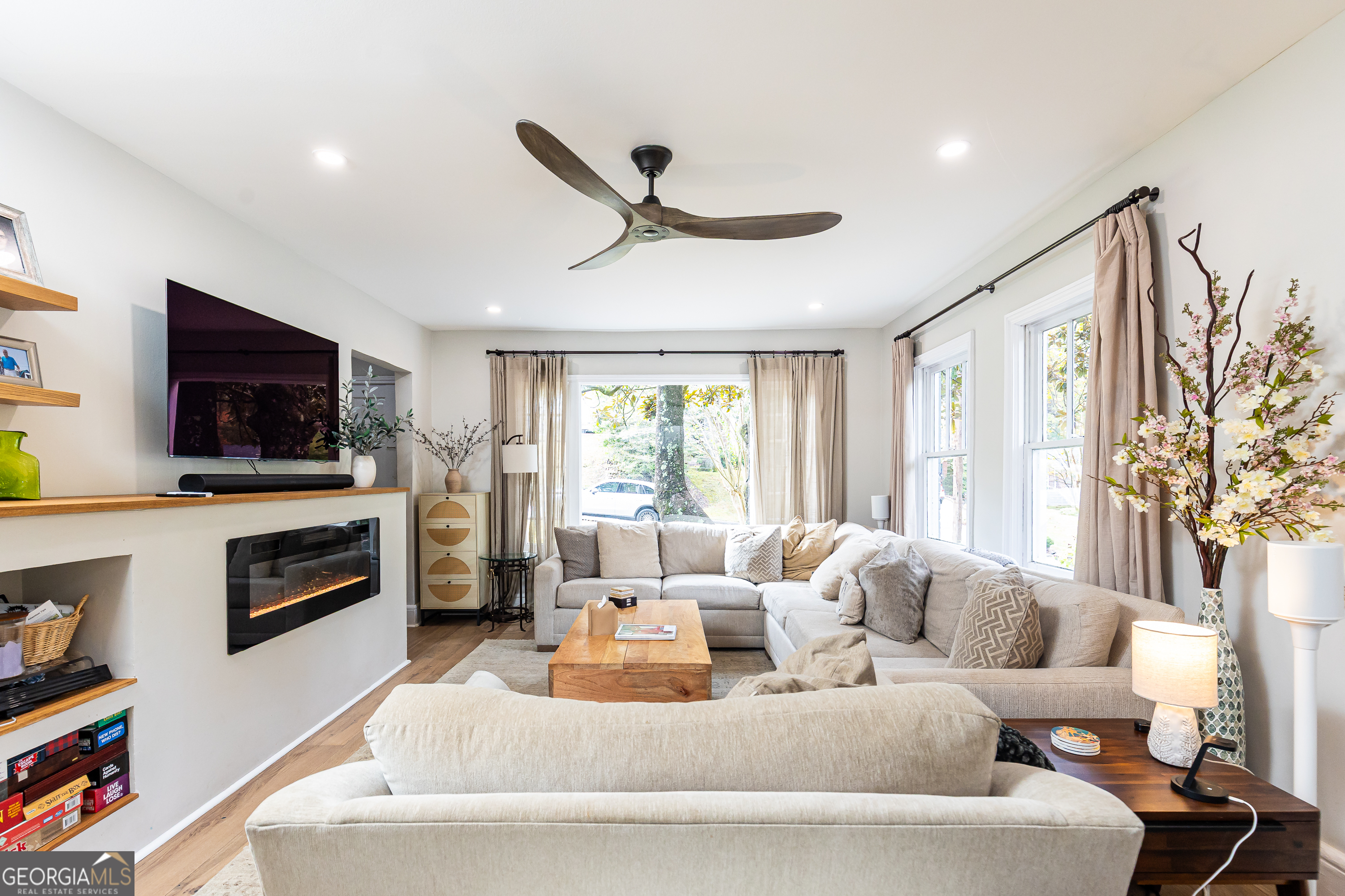 1845 Windemere DR NE