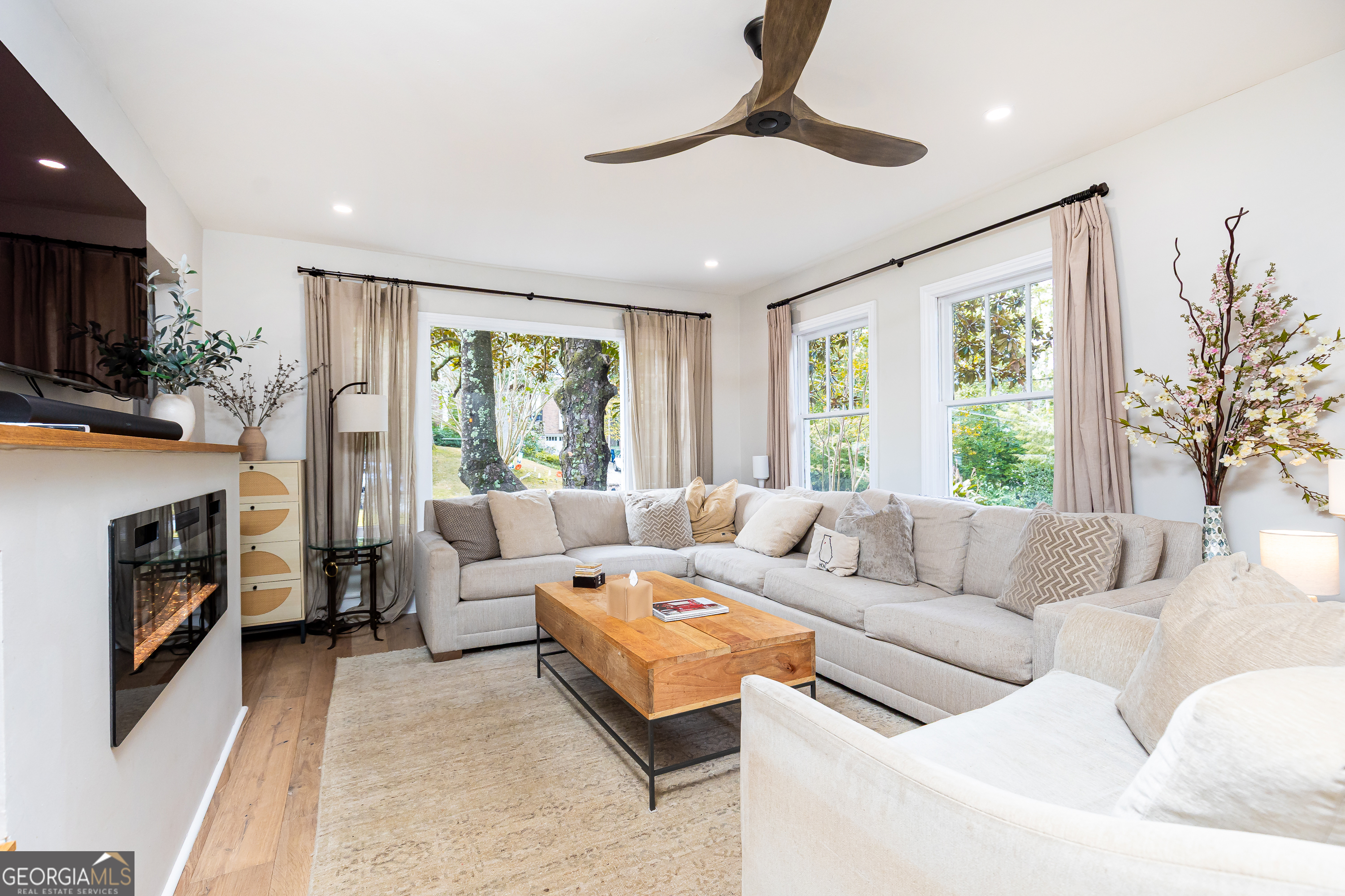 1845 Windemere DR NE