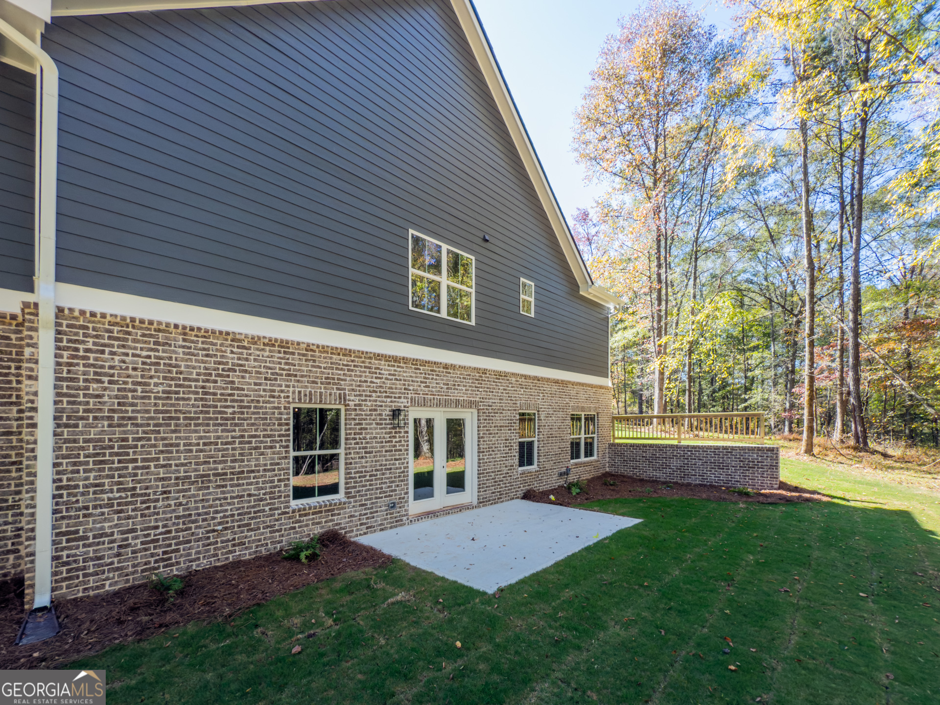2535 Willow LN