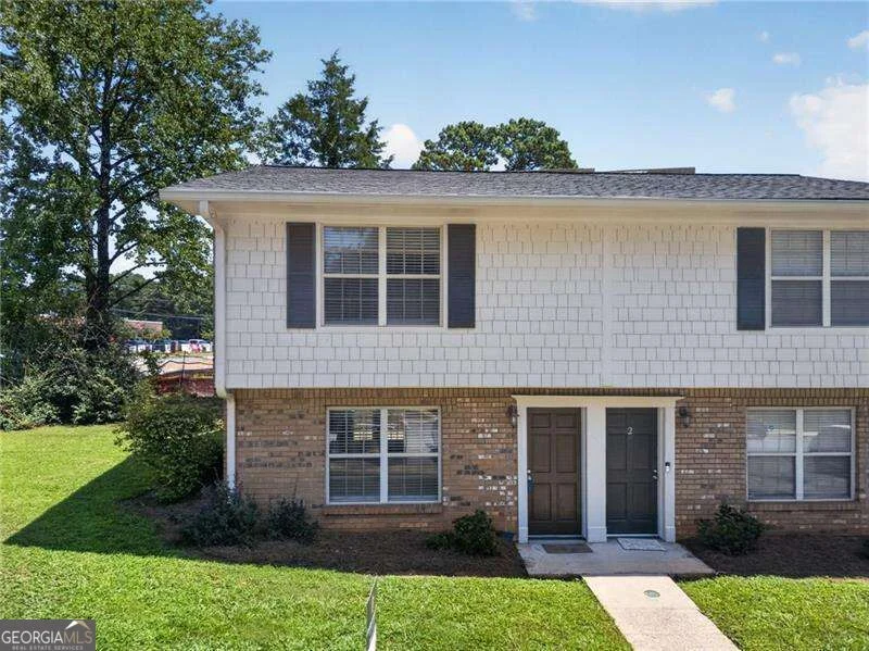 1 Villa Court SE