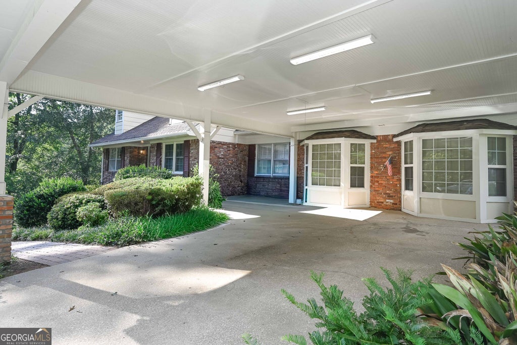 Photo of 1830 Tara Circle, Douglasville, GA 30135 (MLS # 10837154)