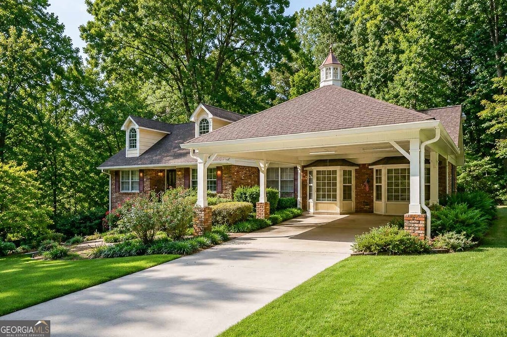 Photo of 1830 Tara Circle, Douglasville, GA 30135 (MLS # 10837154)