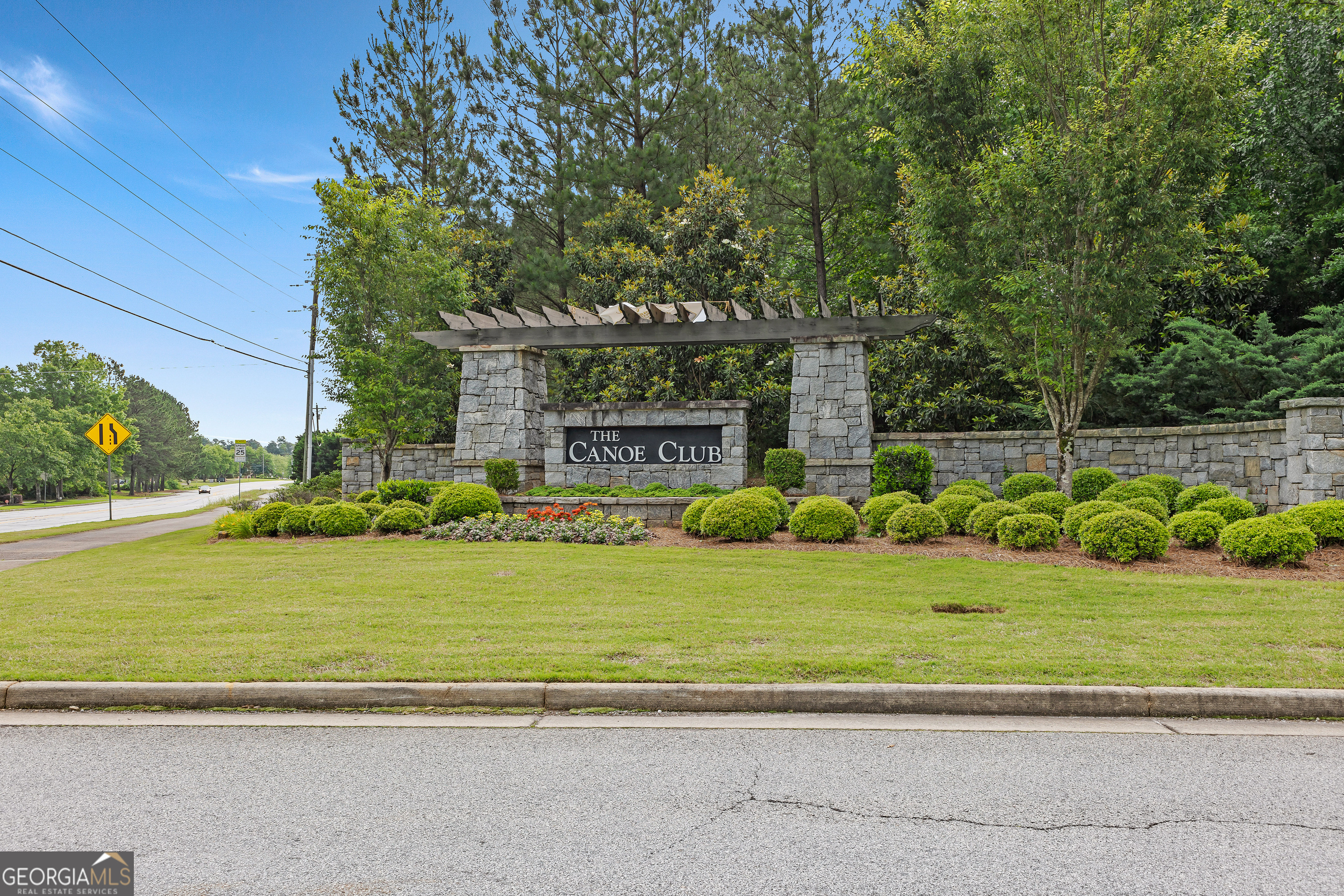 Fayetteville, Georgia 30215, United States, 4 Bedrooms Bedrooms, ,4 BathroomsBathrooms,Residential,Pending,114772