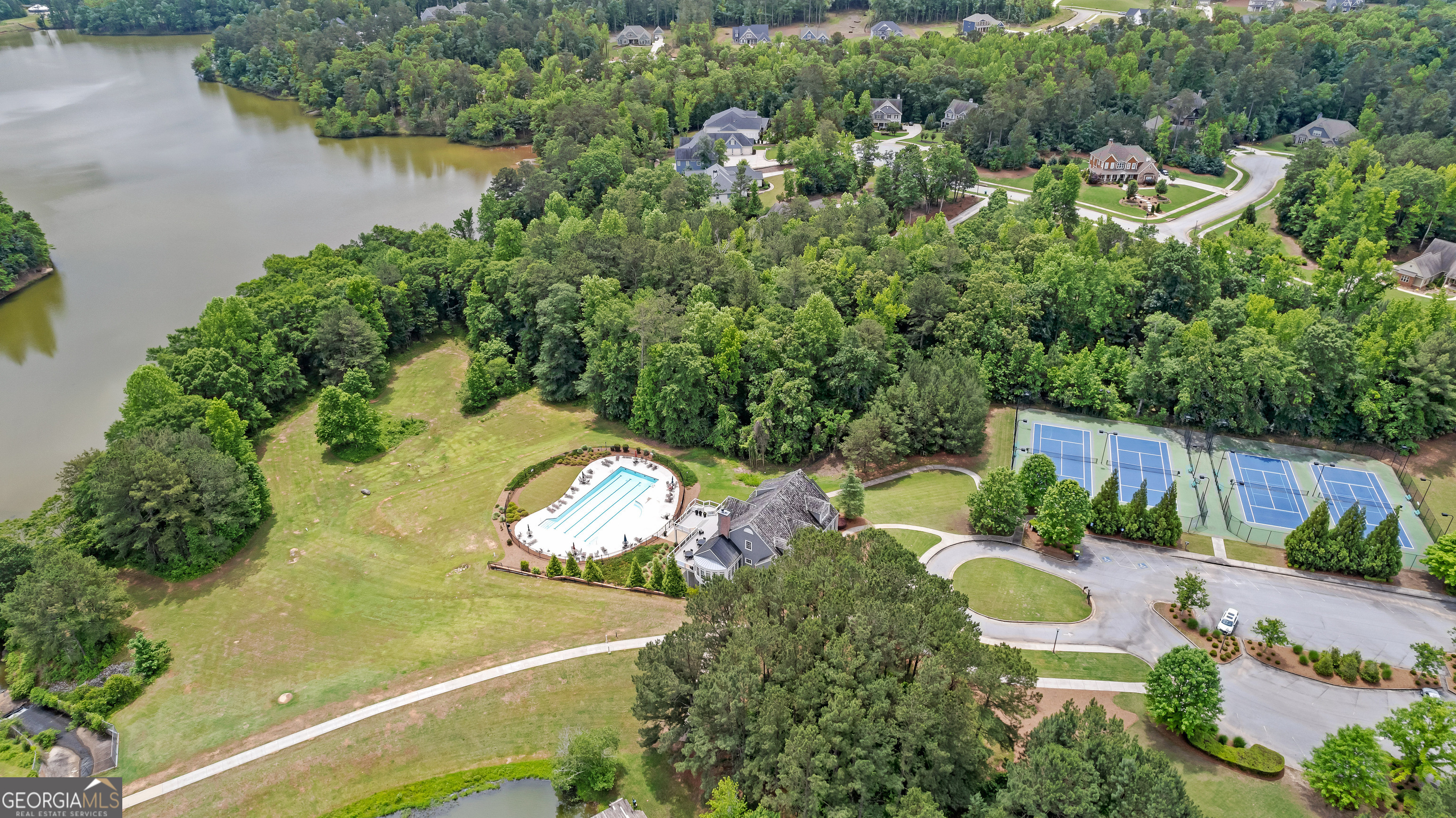 Fayetteville, Georgia 30215, United States, 4 Bedrooms Bedrooms, ,4 BathroomsBathrooms,Residential,Pending,114772