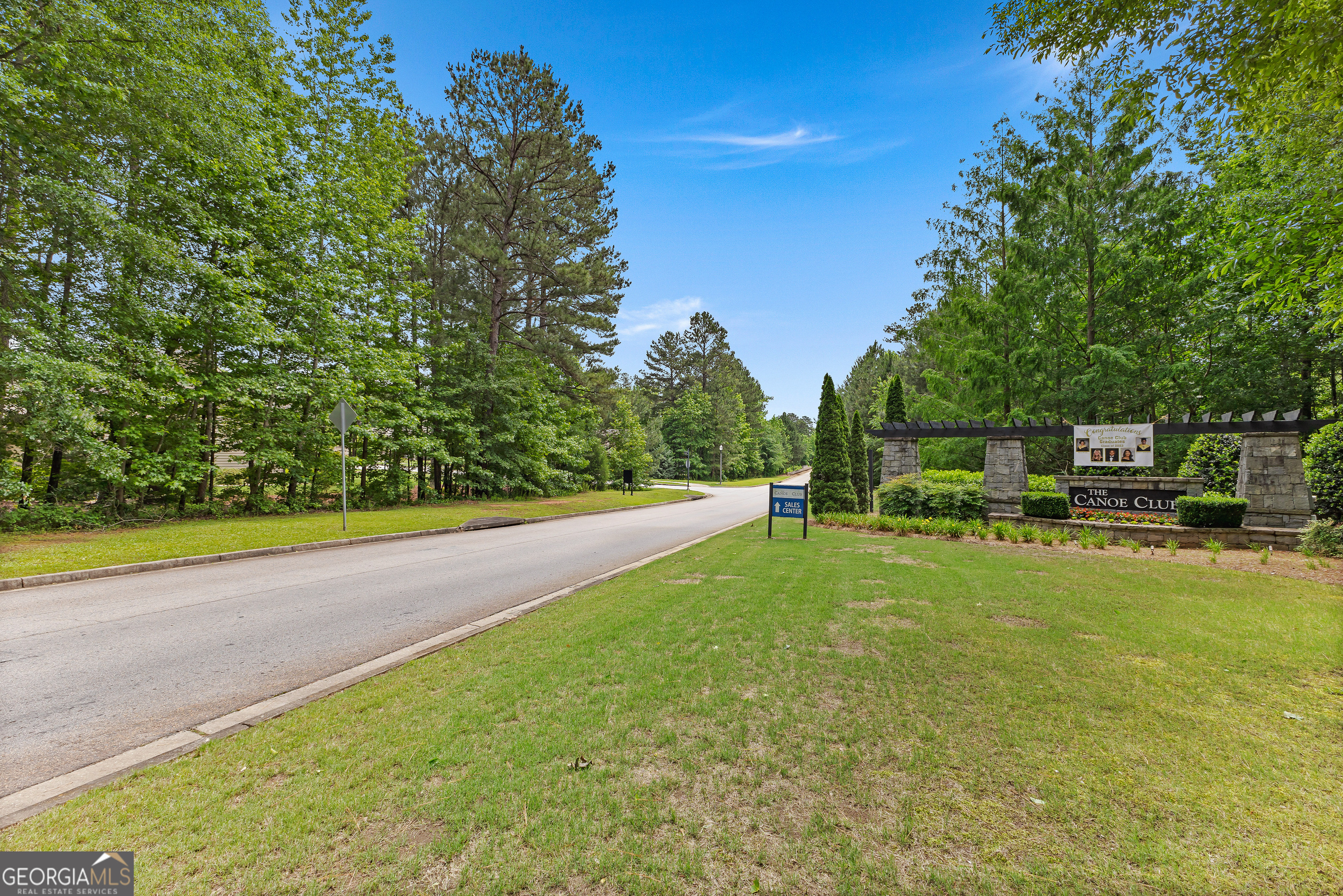 Fayetteville, Georgia 30215, United States, 4 Bedrooms Bedrooms, ,4 BathroomsBathrooms,Residential,Pending,114772