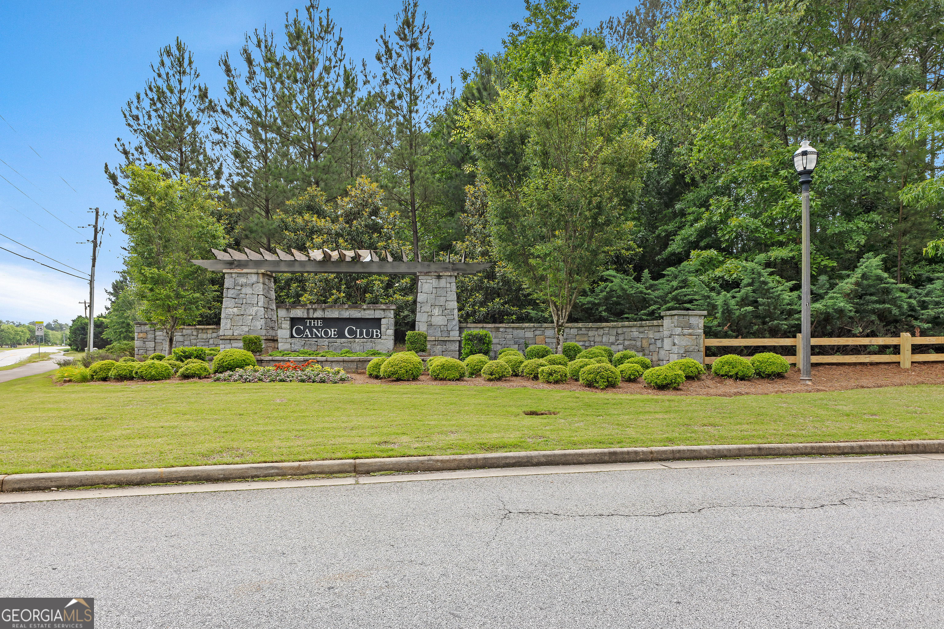 Fayetteville, Georgia 30215, United States, 4 Bedrooms Bedrooms, ,4 BathroomsBathrooms,Residential,Pending,114772