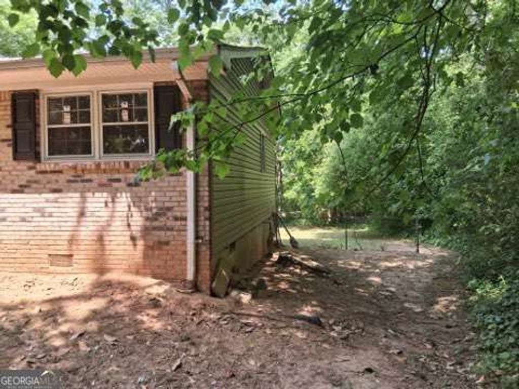 Photo of 2840 Somerton Drive, Morrow, GA 30260 (MLS # 10742181)