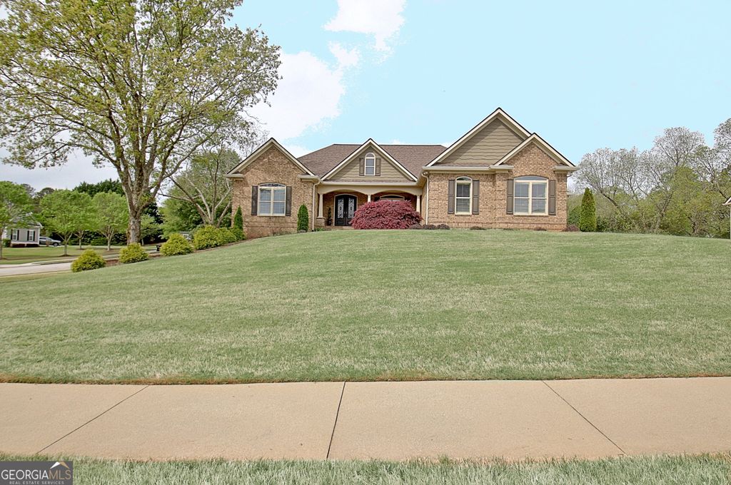 Photo of 100 Wickham Drive, Tyrone, GA 30290 (MLS # 10770744)