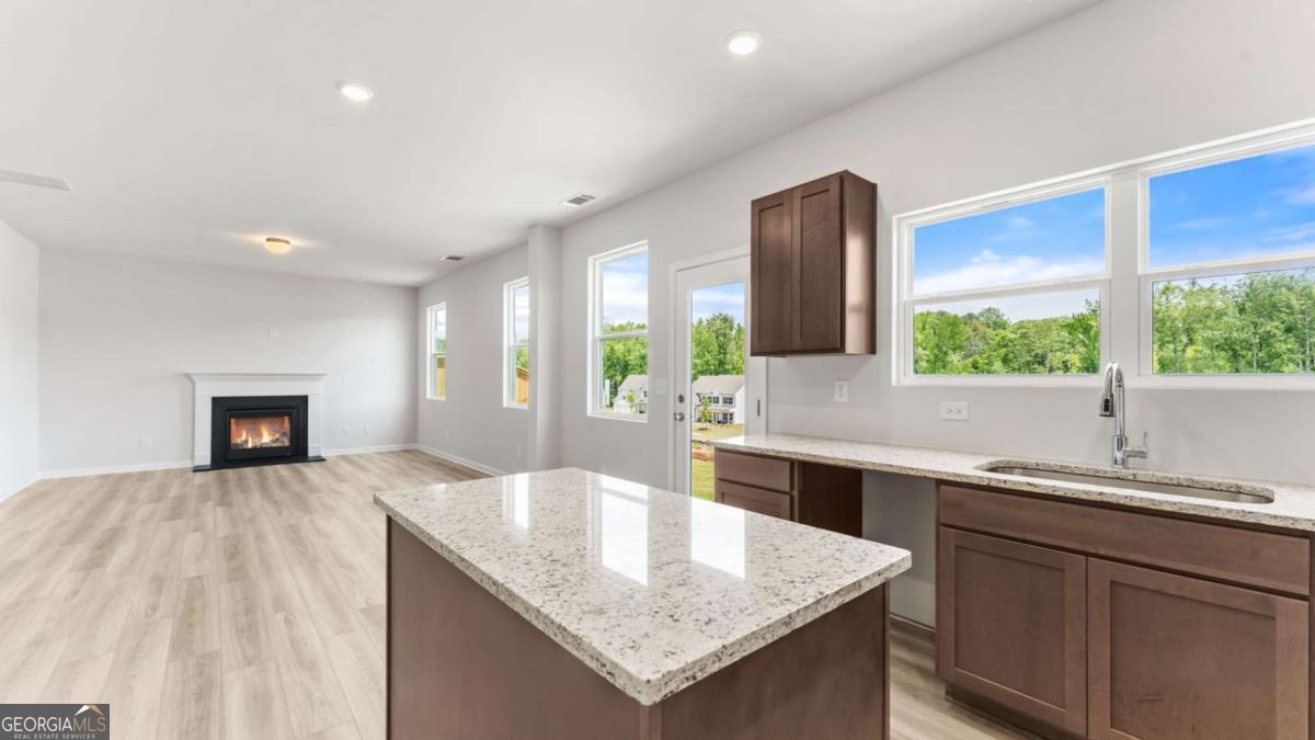 825 Oakmont TRCE