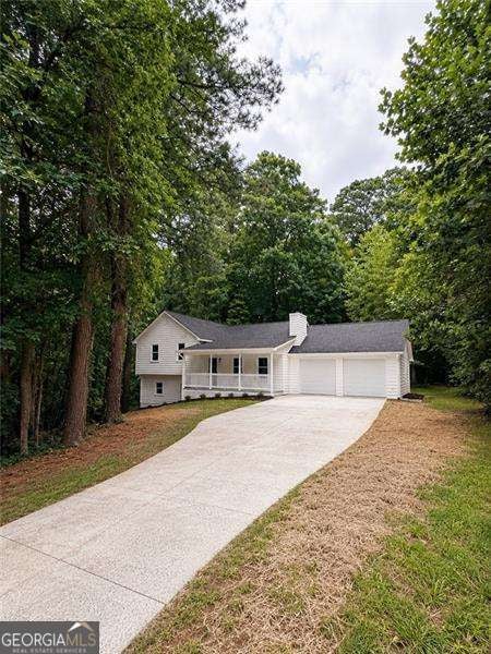 Photo of 6211 Emerald Springs Drive SE, Acworth, GA 30102 (MLS # 10818647)