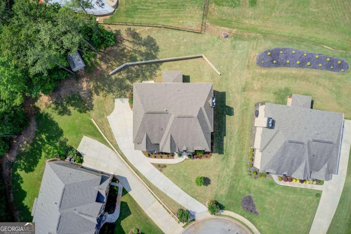 332 Warwick PL