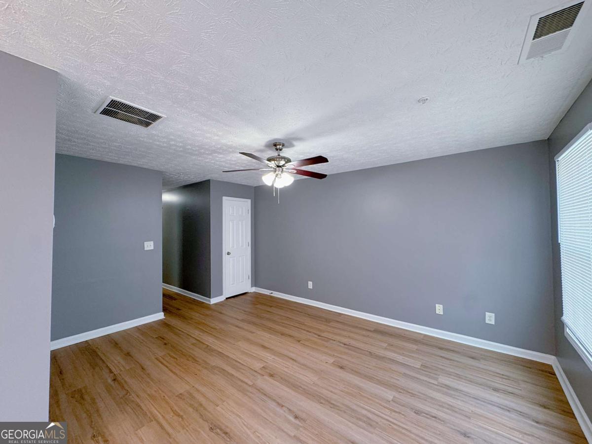 1430 Eastmont DR NW
