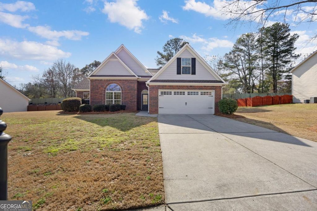 Photo of 738 York View Drive, Auburn, GA 30011 (MLS # 10702526)