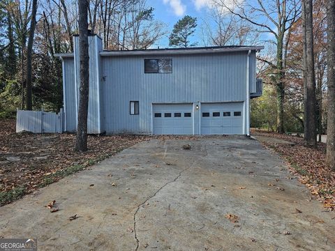 5085 Rock Glen DR Stone Mountain GA 30088
